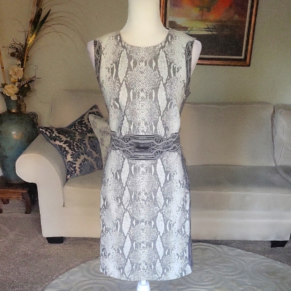 Diane Von Furstenberg Black and Gray Sheath Dress